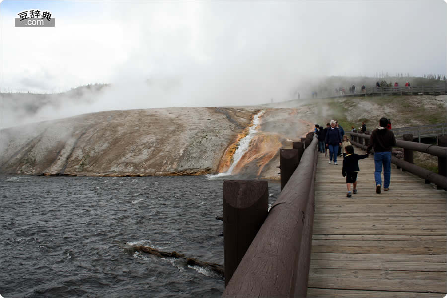 Midway Geyser Basin (1)