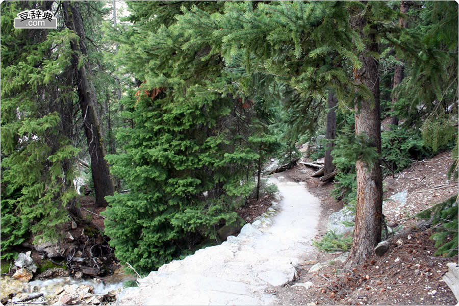 Grand View Point Trail