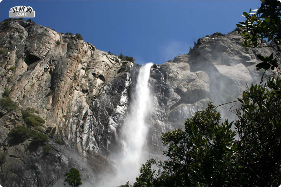 ヨセミテ・バレー (Bridalveil Fall)